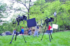 《神雕俠侶游麗江》預(yù)告片制作期間劇組為商家拍形象宣傳片