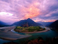 騰云虎跳峽漂流公司向麗江市民推出了免費(fèi)體驗(yàn)長(zhǎng)江漂流活動(dòng)