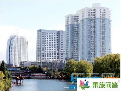 前年建成的海灣國(guó)際酒店，已成為大理市區(qū)一景。